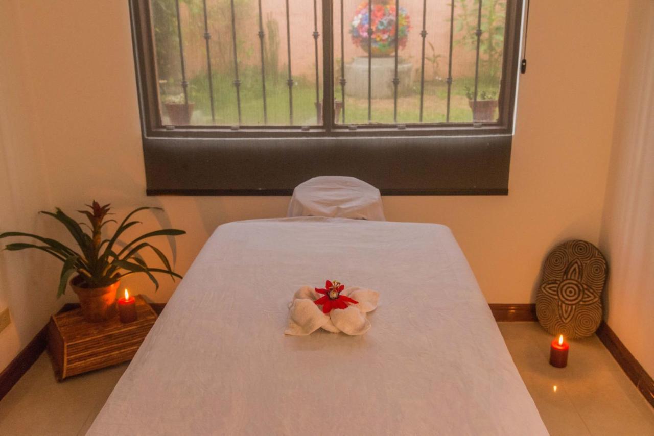 Luna Inn B&B Ciudad Cariari Luaran gambar